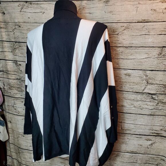 JM Collection Women's Printed Poncho Turtleneck Sweater Size 2X - Picture 4 of 9